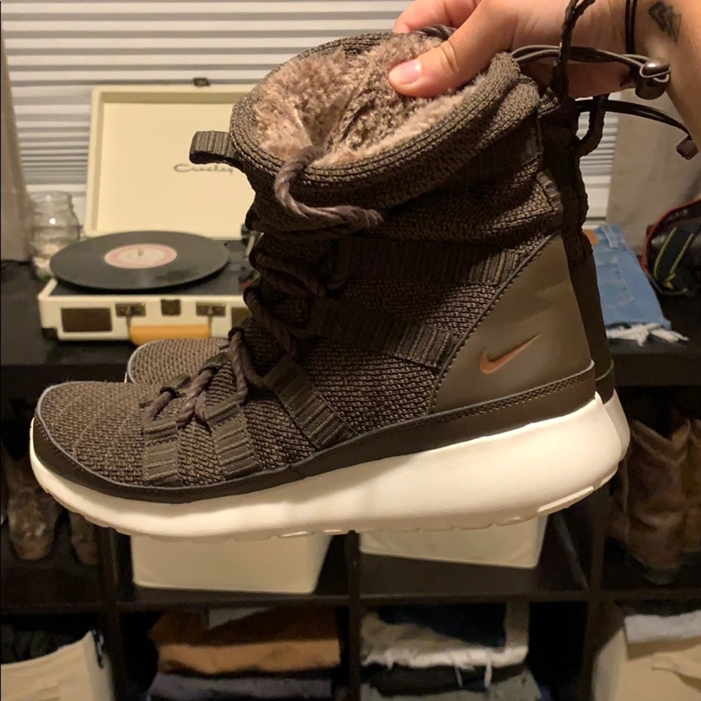 Nike roshe boot